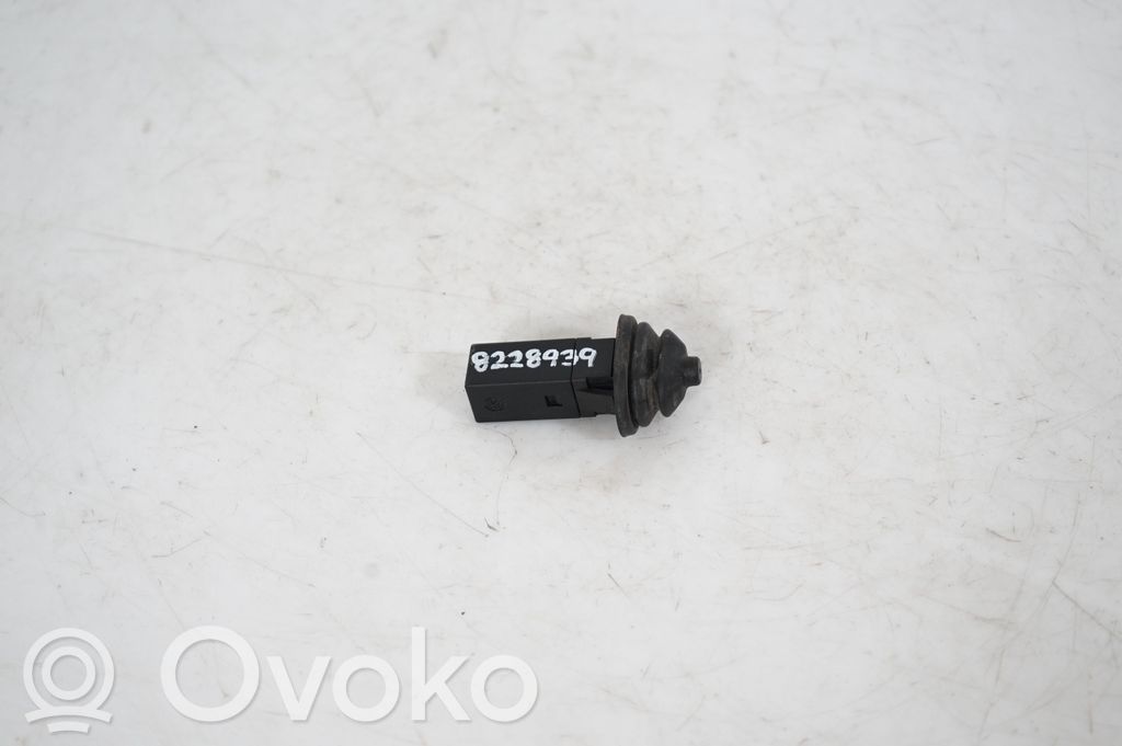 Fuel tank cap lock (8)