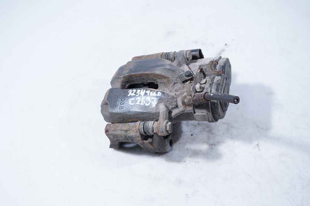 Rear brake caliper (4)