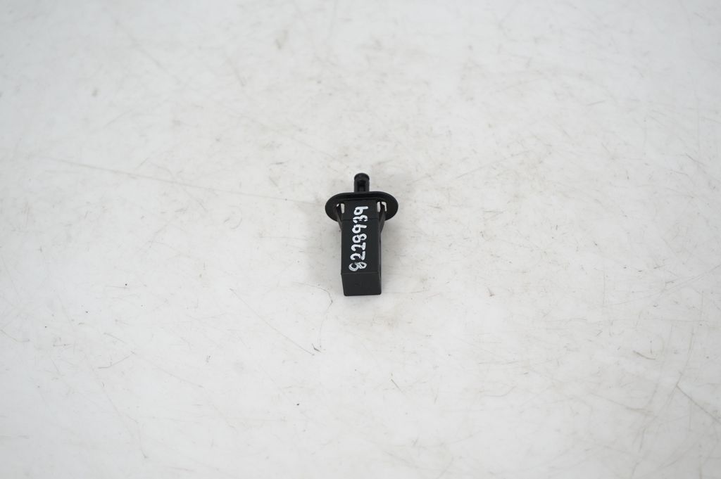 Fuel tank cap lock (4)