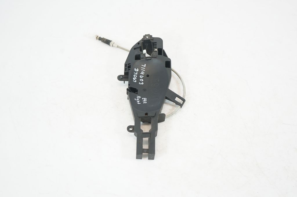 Front door coupe exterior handle/bracket (2)