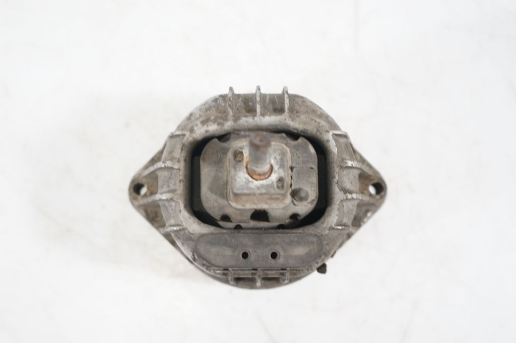 Engine mount bracket (7)