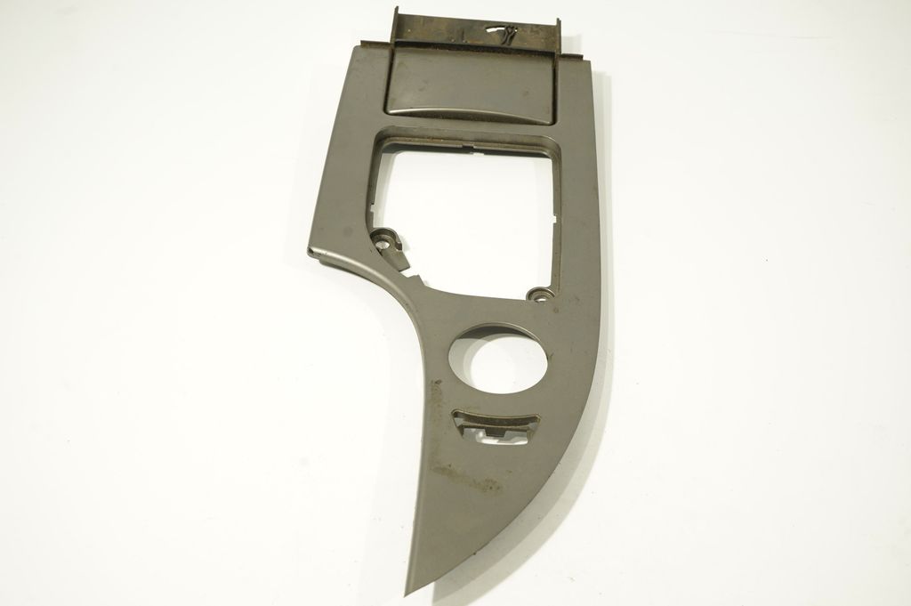 Gear shifter surround trim plastic (3)