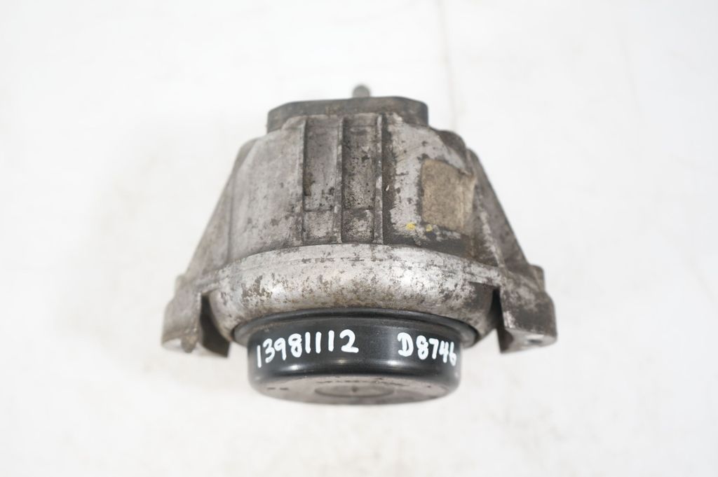 Engine mount bracket (8)