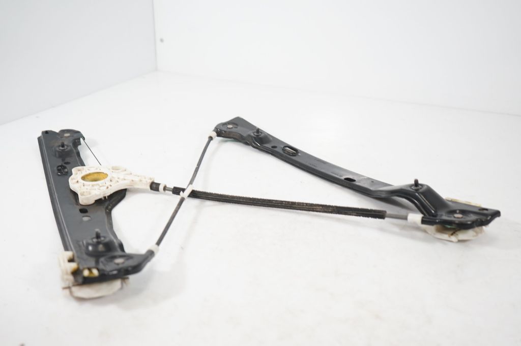 Front door window regulator with motor (6)