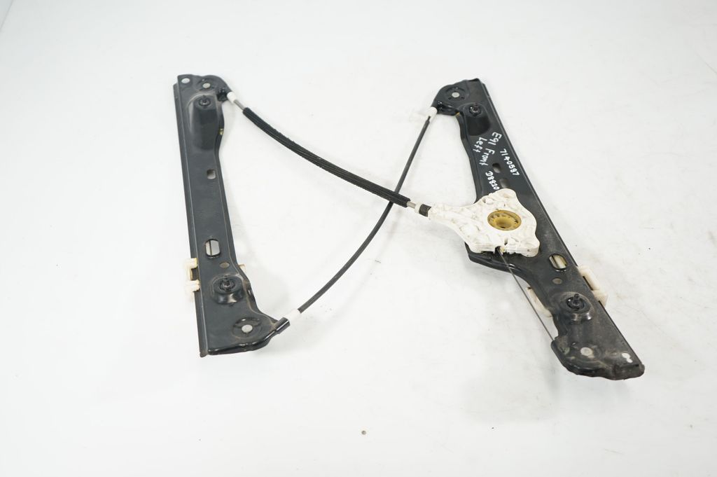 Front door window regulator with motor (2)