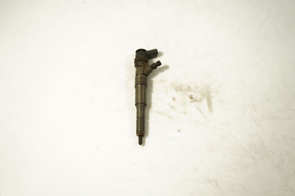 Fuel injector (5)