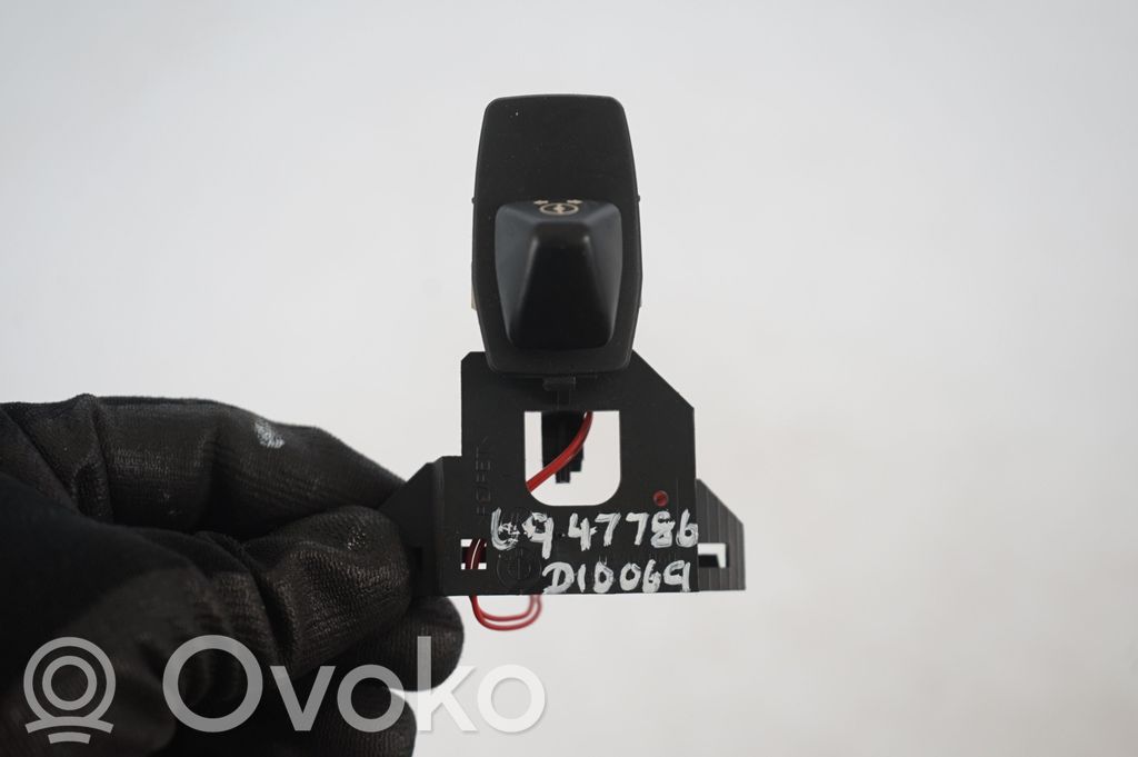 Steering wheel adjustment switch (8)