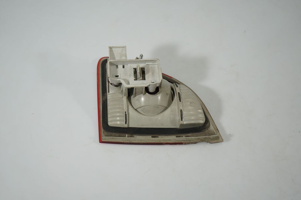 Tailgate rear/tail lights (5)