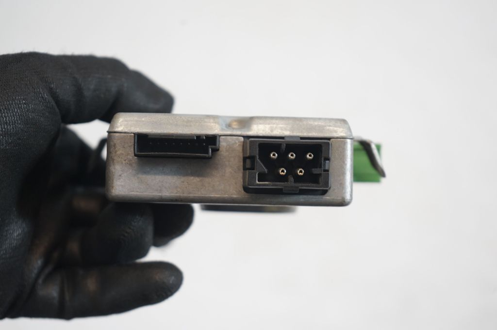 Door control unit/module (8)