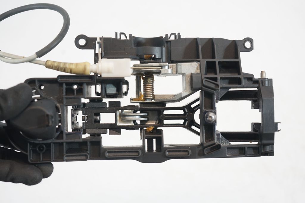 Rear door exterior handle (8)