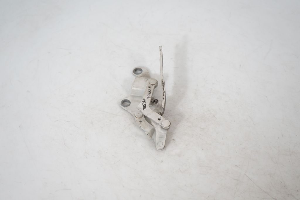 Engine bonnet/hood hinges (4)