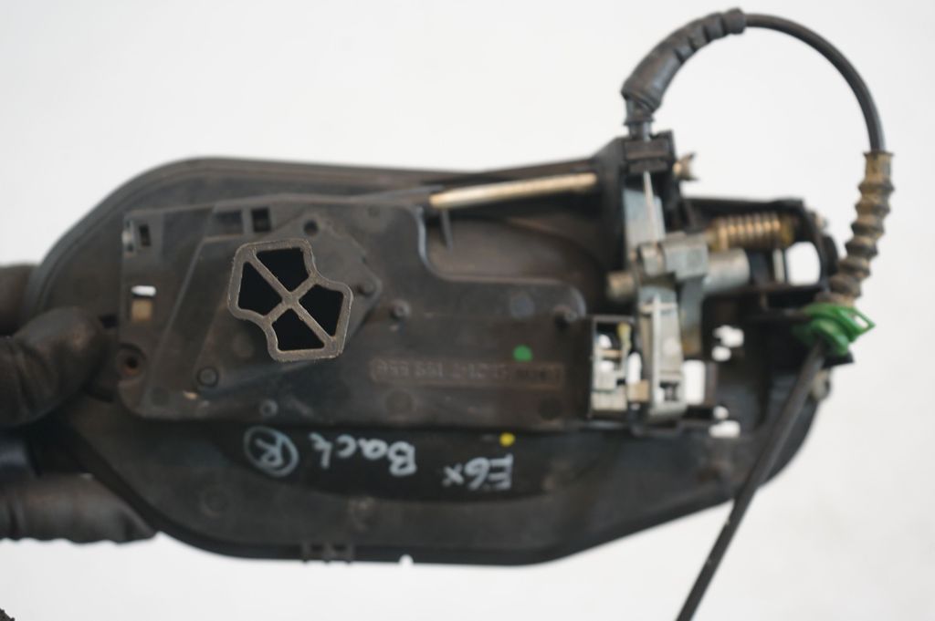 Rear door exterior handle/bracket (6)