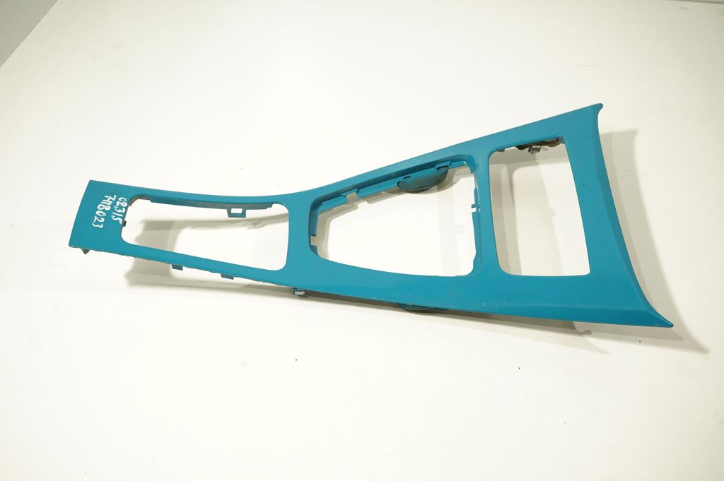 Gear shifter surround trim plastic (4)