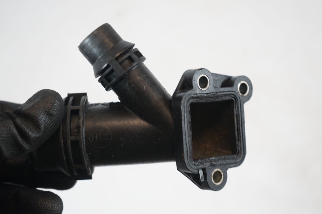Engine coolant pipe/hose (6)