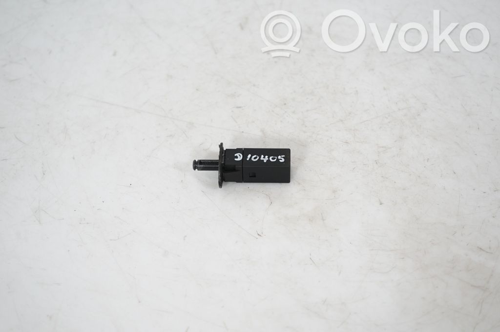 Fuel tank cap lock (5)