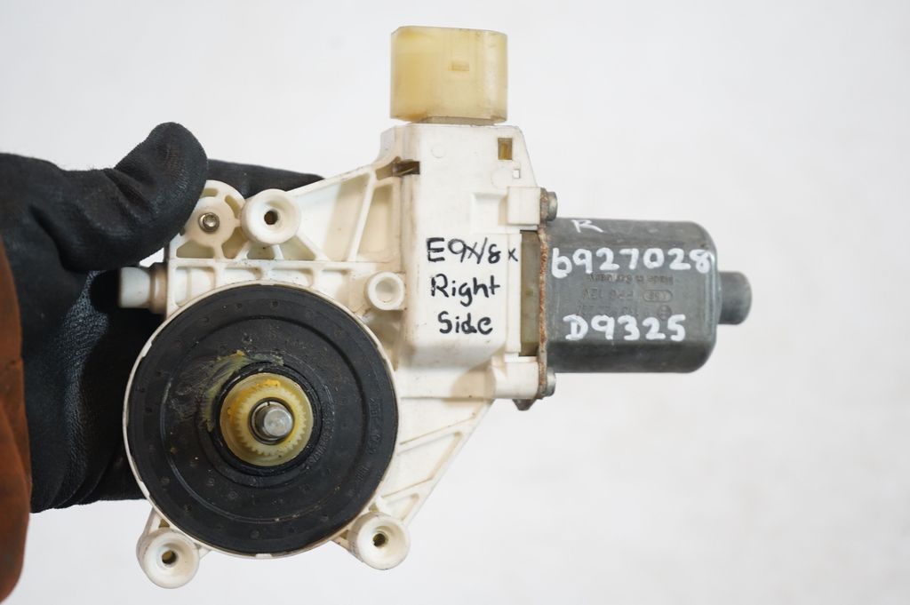 Front door window regulator with motor (8)