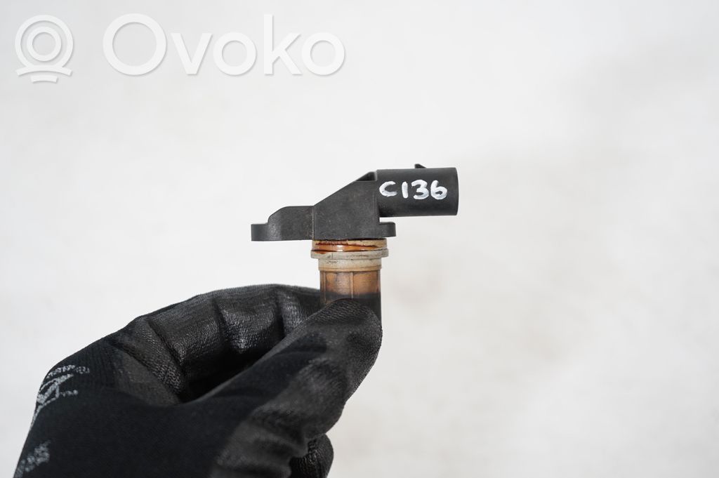 Camshaft position sensor (7)