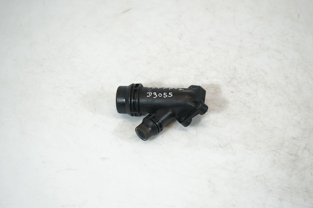 Engine coolant pipe/hose