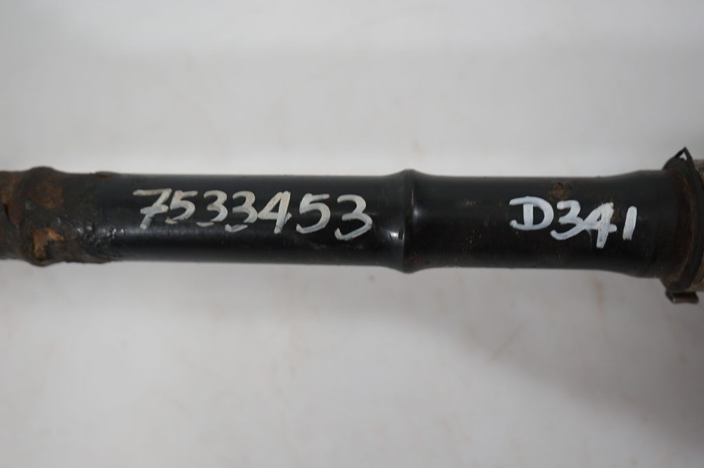 Rear driveshaft (8)