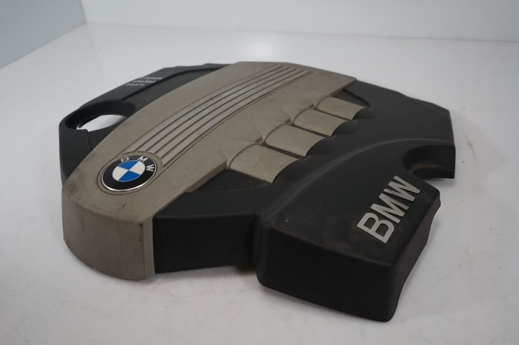 Engine cover (trim) (6)