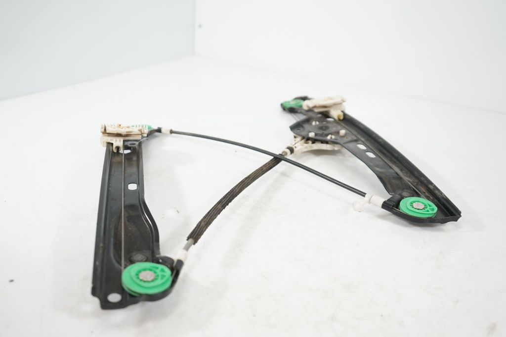 Front door window regulator with motor (6)