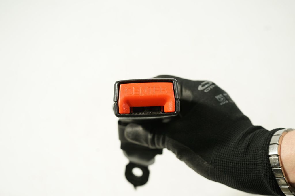 Rear seatbelt buckle (10)