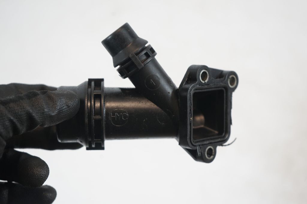 Engine coolant pipe/hose (6)