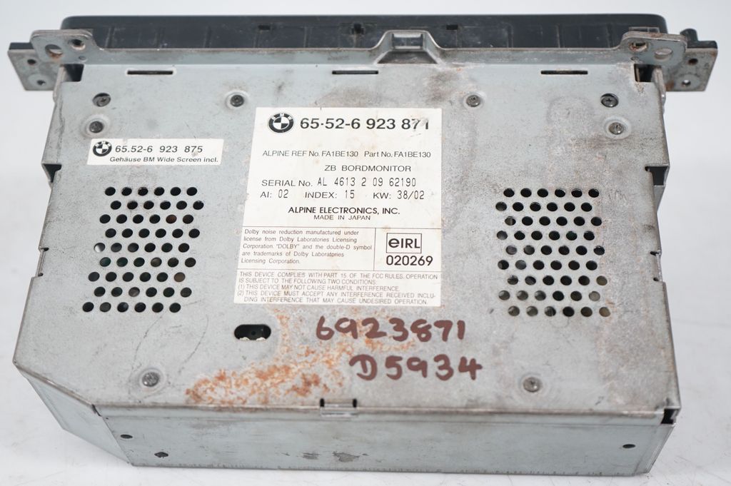 Radio/CD/DVD/GPS head unit (10)