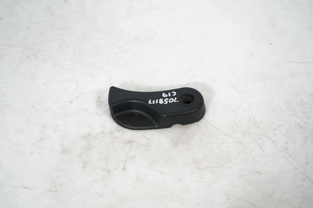 Engine bonnet (hood) release handle (3)