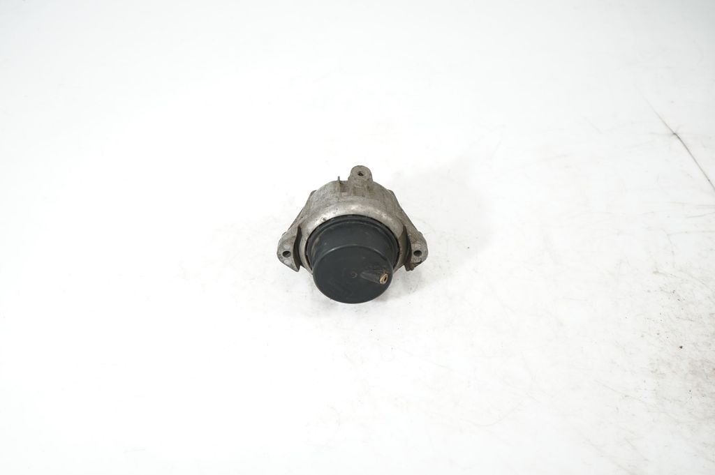 Engine mount bracket (3)