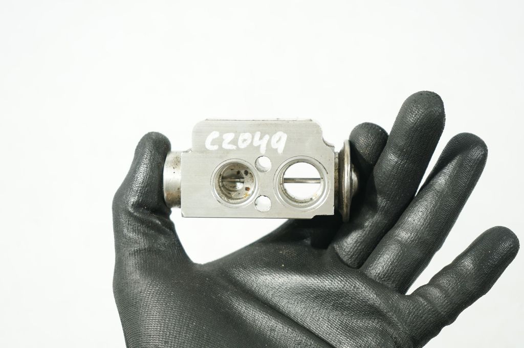 Air conditioning (A/C) expansion valve (9)