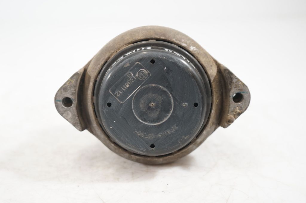 Engine mount bracket (6)