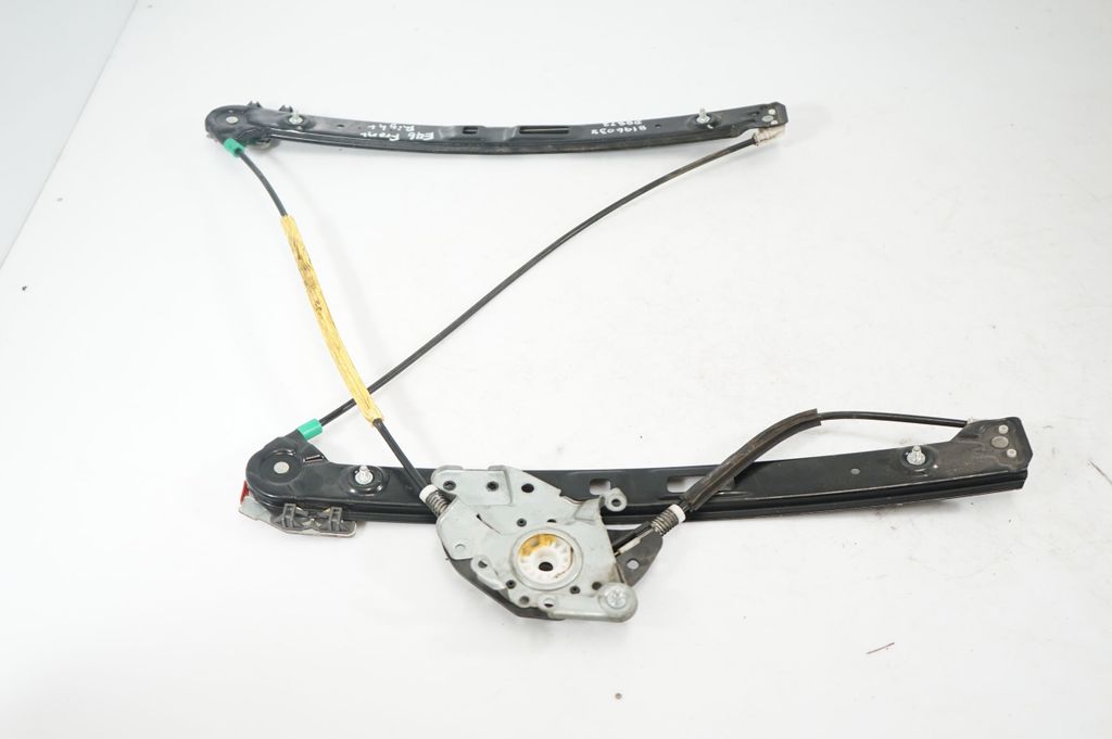 Front door window regulator with motor (3)
