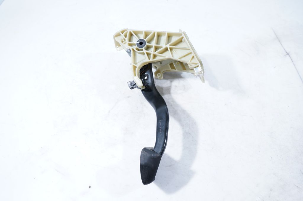 Pedal assembly (4)
