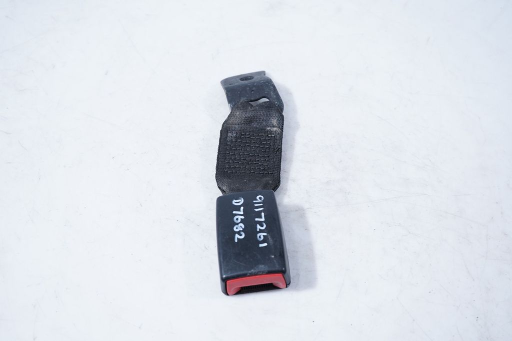 Rear seatbelt buckle (2)