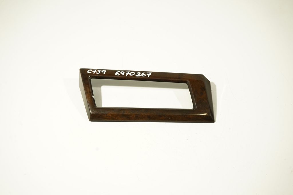 Dashboard glove box trim (5)