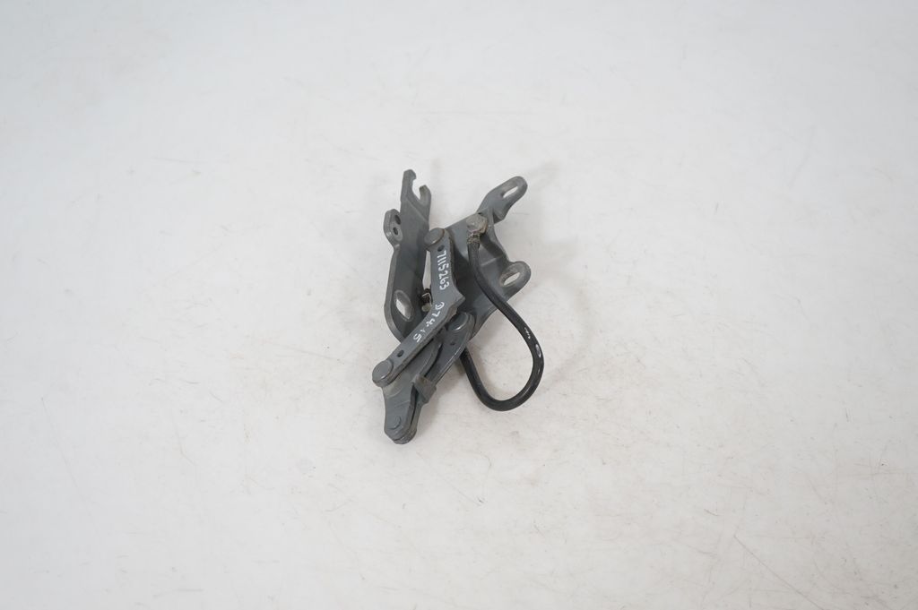 Engine bonnet/hood hinges (2)