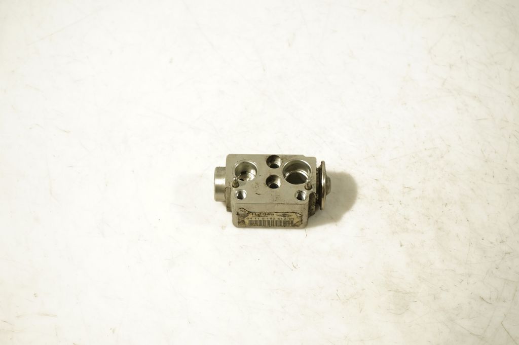 Air conditioning (A/C) expansion valve