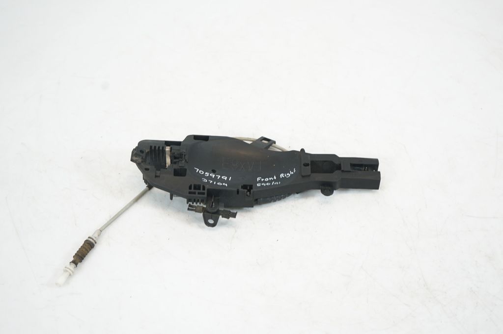 Front door coupe exterior handle/bracket