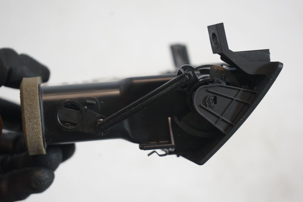 Dashboard side air vent grill/cover trim (6)