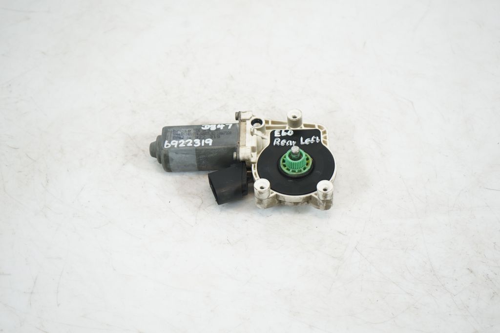 Rear door window regulator with motor