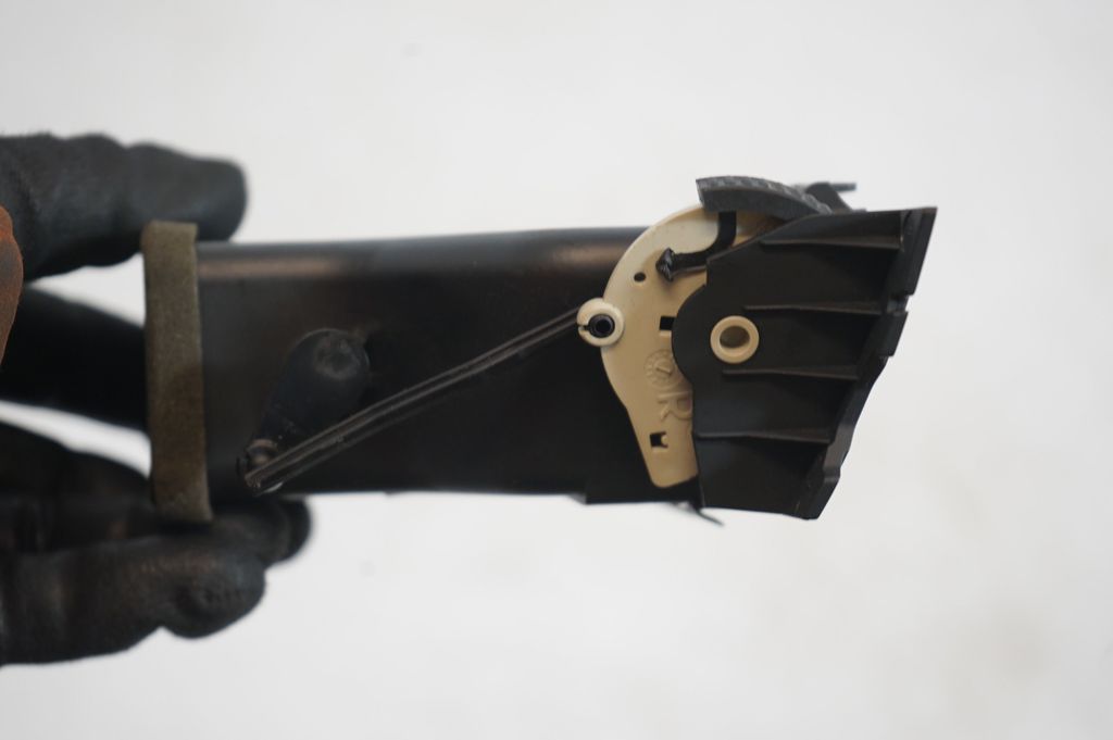 Dashboard side air vent grill/cover trim (6)