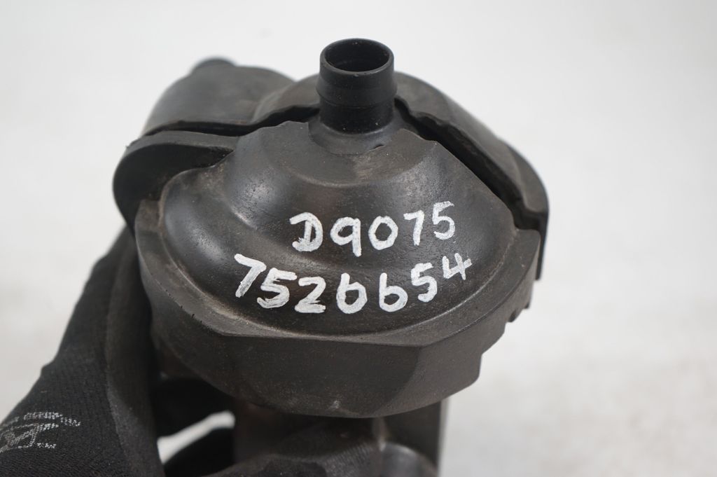 Breather/breather pipe/hose (8)