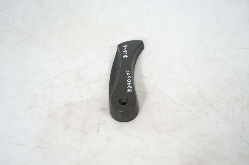 Engine bonnet (hood) release handle (4)