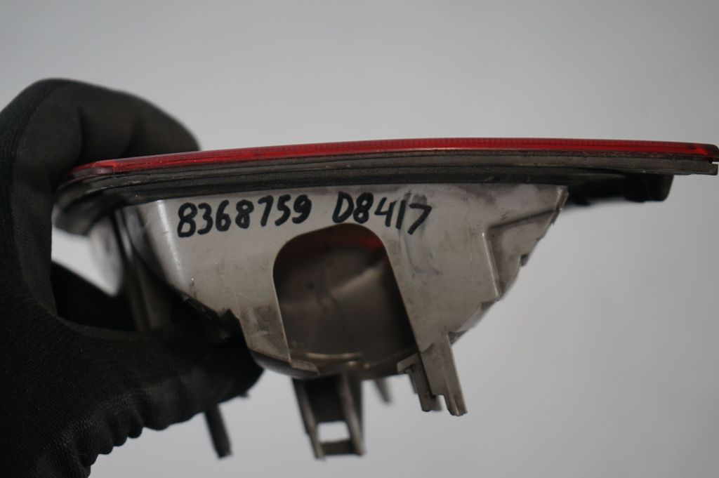 Tailgate rear/tail lights (8)