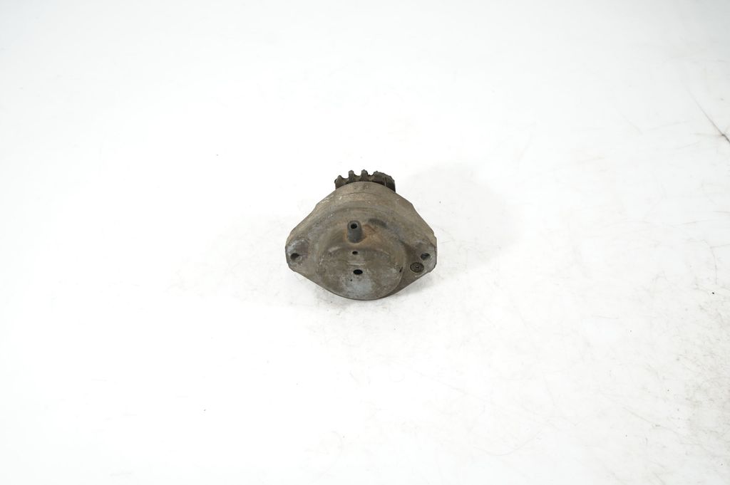 Engine mount bracket (3)