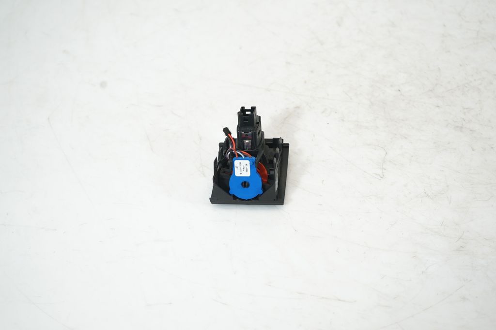 Hazard light switch (5)