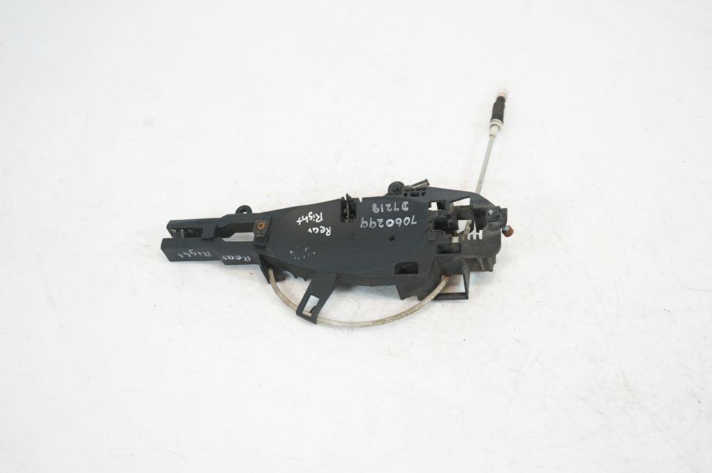 Rear door exterior handle/bracket (3)