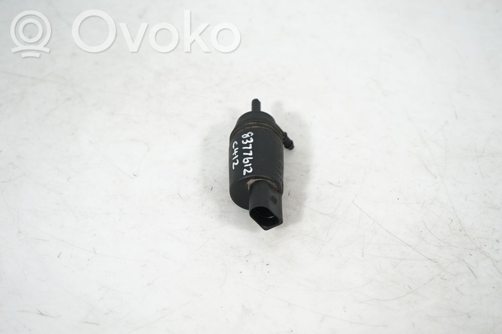 Windscreen/windshield washer pump (2)