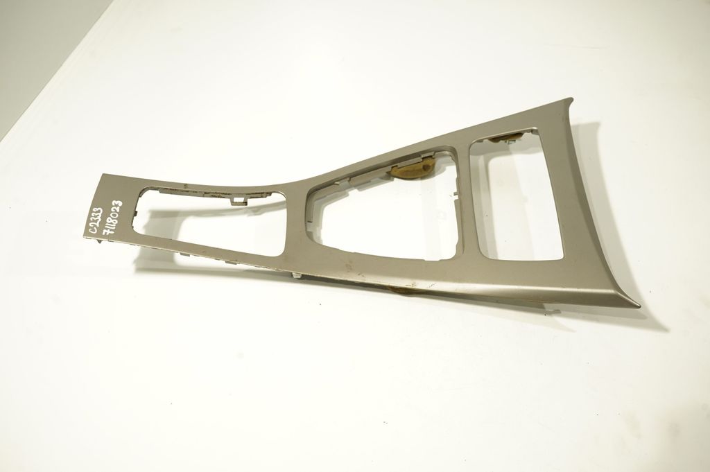 Gear shifter surround trim plastic (4)